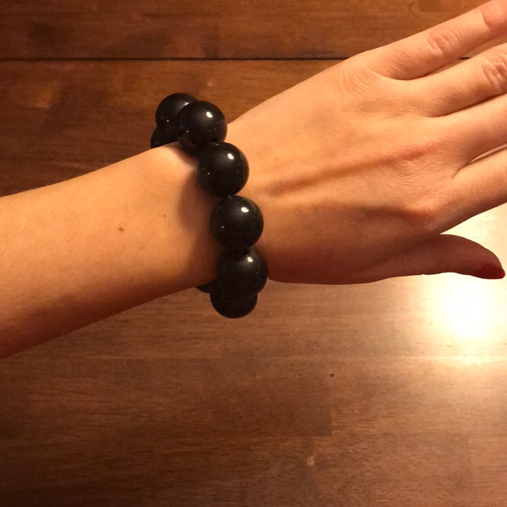 Black bead bracelet